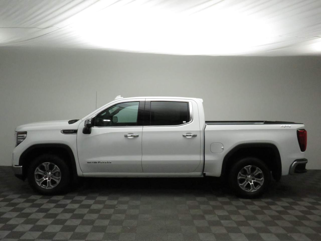 2024 GMC Sierra 1500 SLT Crew Cab