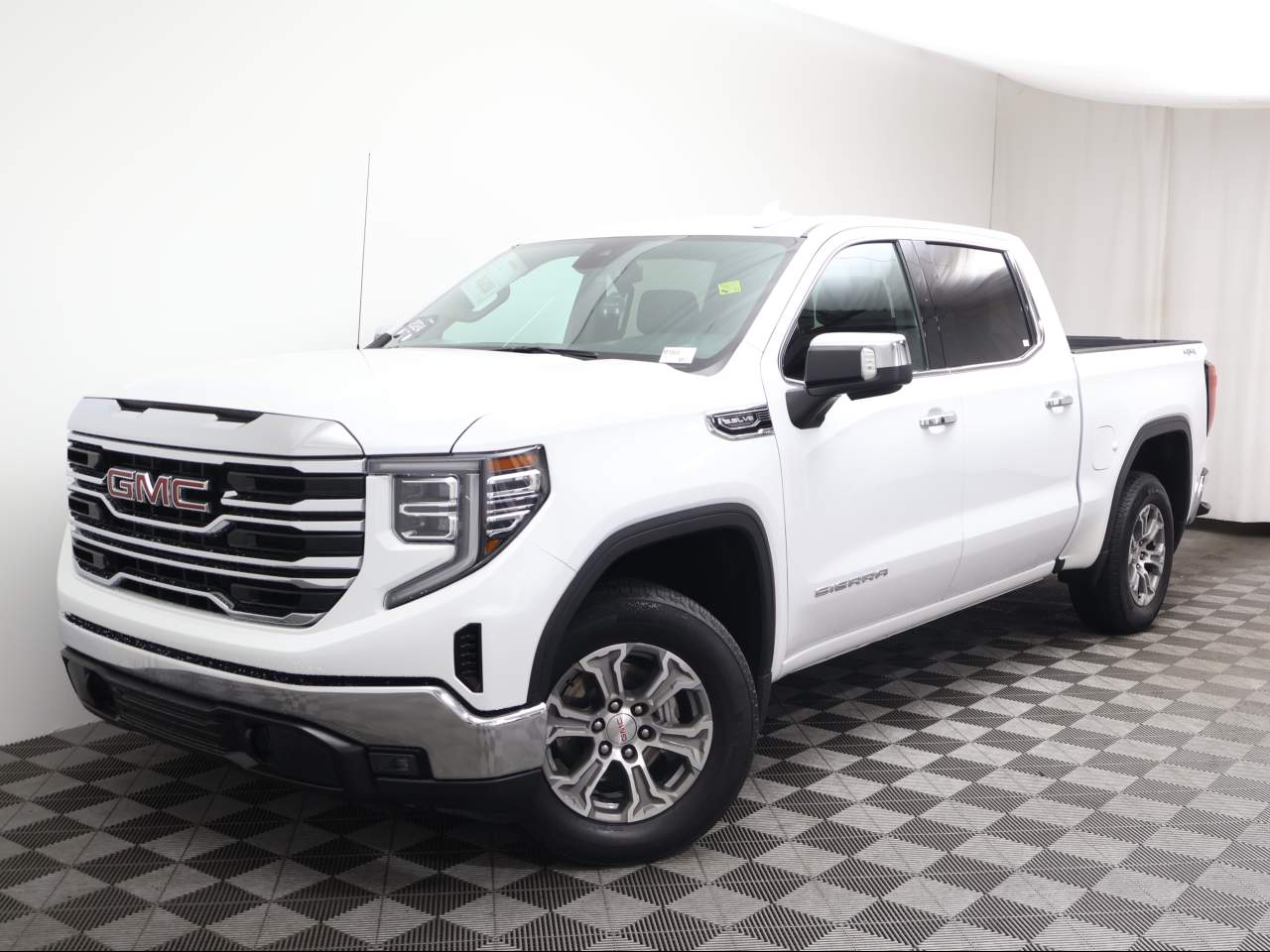 2024 GMC Sierra 1500 SLT Crew Cab 4WD