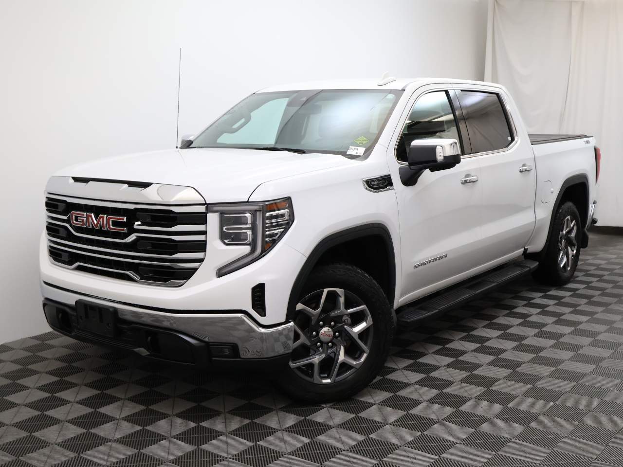 2023 GMC Sierra 1500 SLT Crew Cab