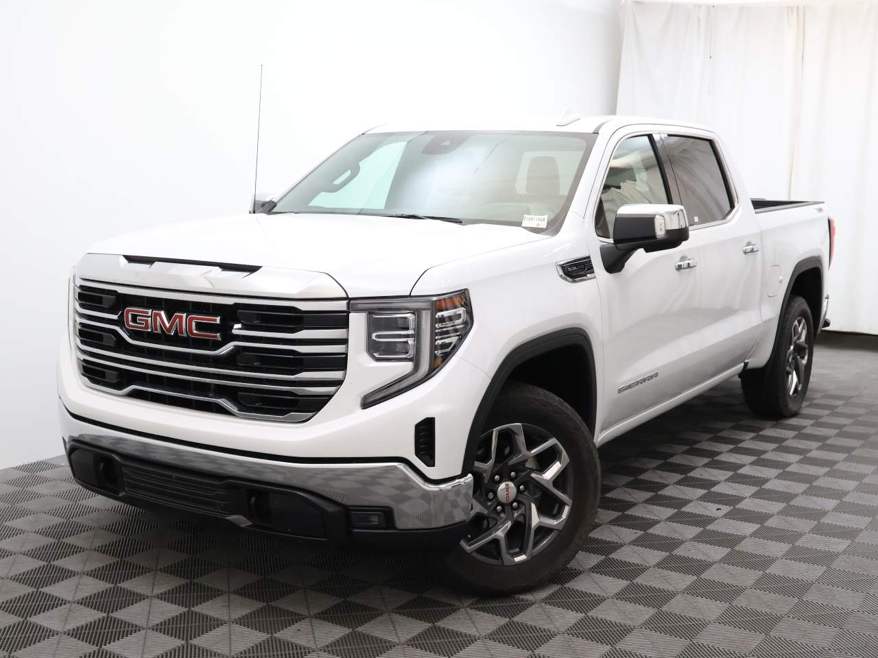 2023 GMC Sierra 1500 SLT Crew Cab