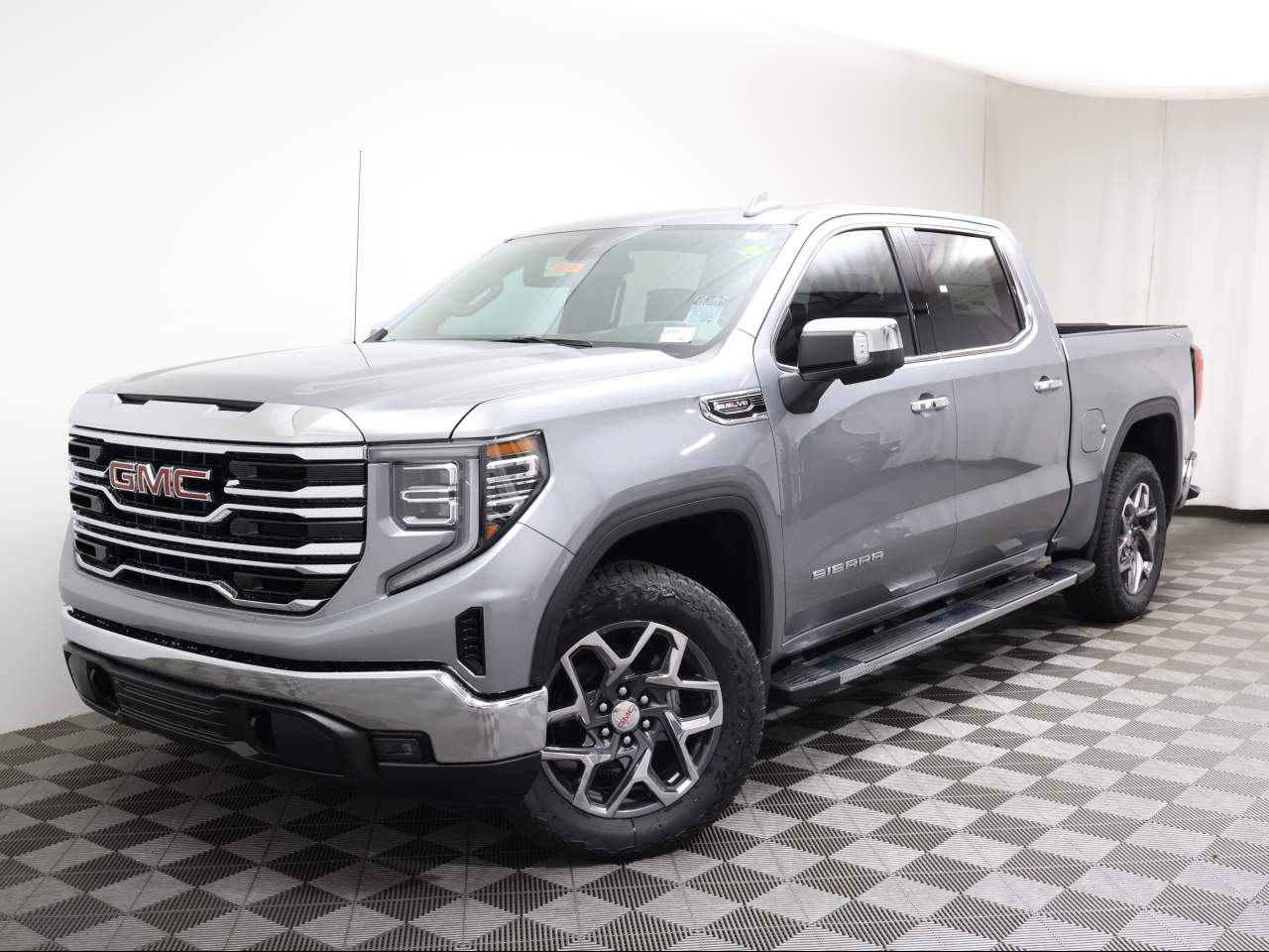 2026 GMC Sierra 1500 Crew Cab SLT 4WD