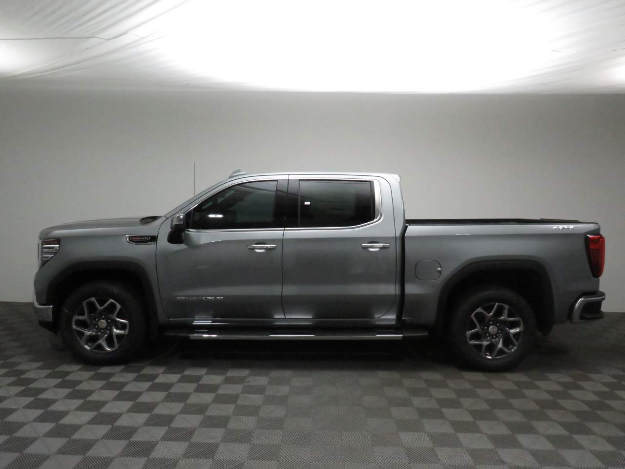 2026 GMC Sierra 1500 Crew Cab SLT 4WD