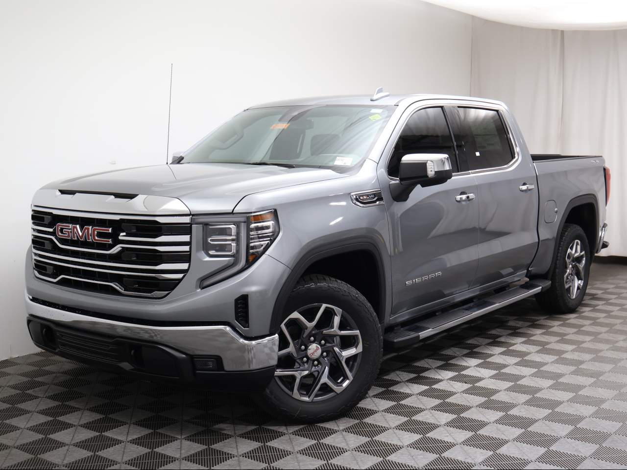 2026 GMC Sierra 1500 Crew Cab SLT 4WD