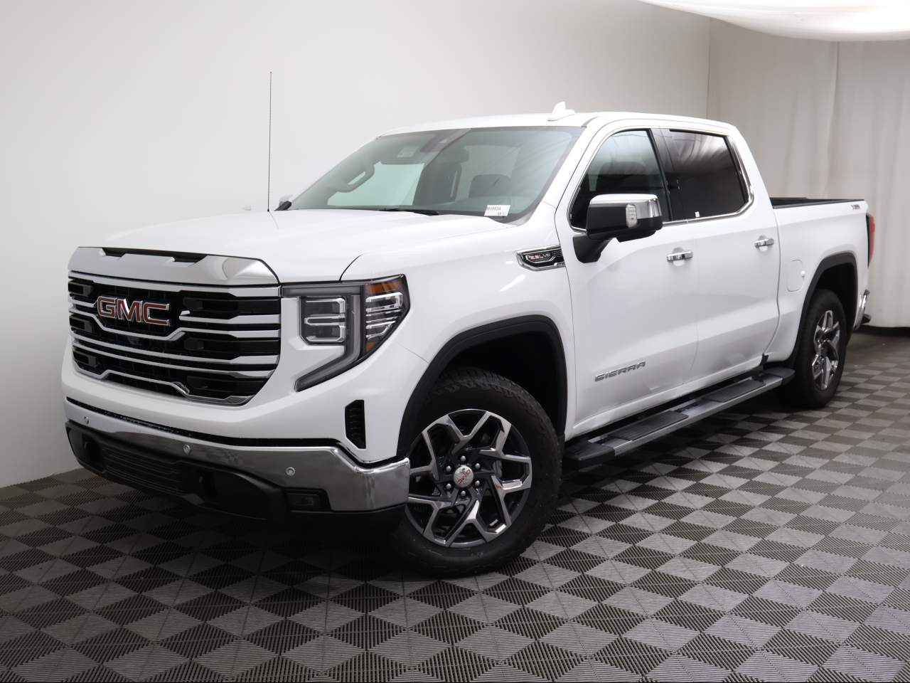 2025 GMC Sierra 1500 SLT Crew Cab