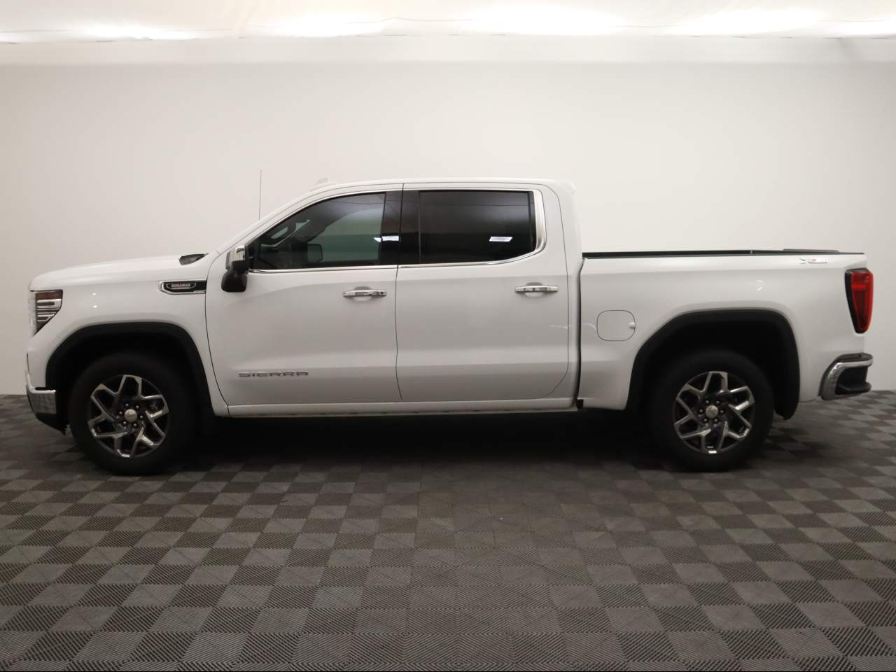 2022 GMC Sierra 1500 SLT Crew Cab