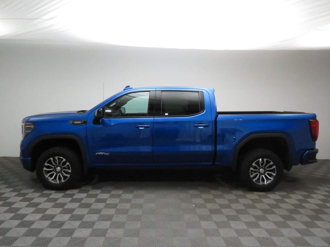 2023 GMC Sierra 1500 AT4 Crew Cab