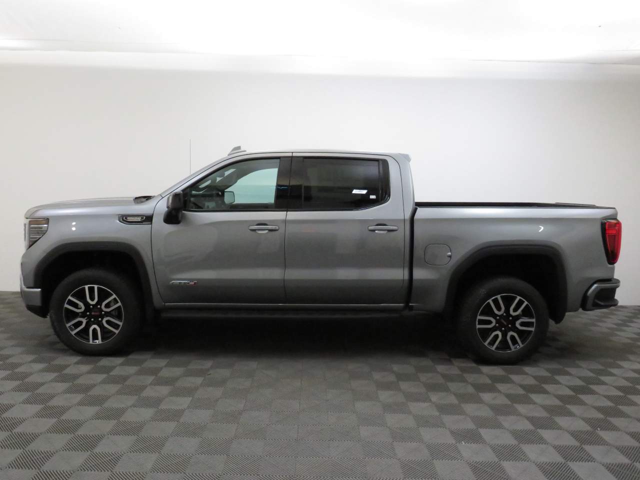 2025 GMC Sierra 1500 Crew Cab AT4 4WD