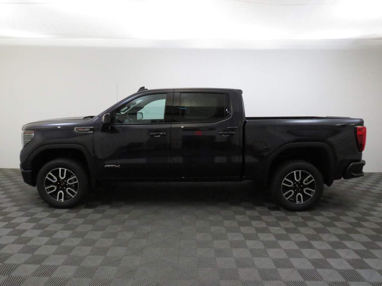 2025 GMC Sierra 1500 Crew Cab AT4 4WD