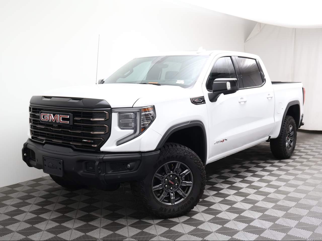 2025 GMC Sierra 1500 Crew Cab AT4X 4WD
