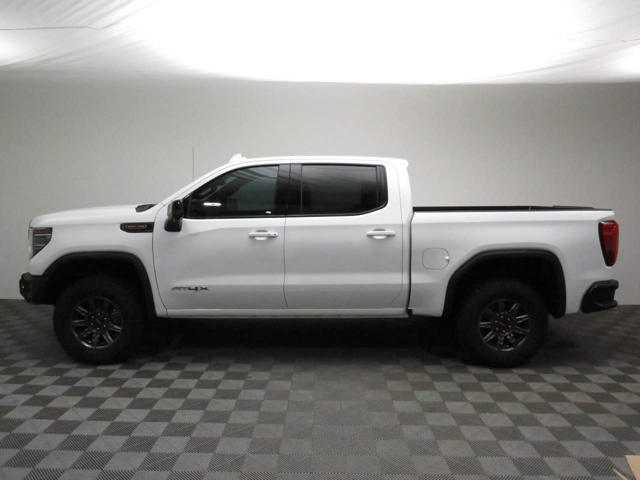 2025 GMC Sierra 1500 Crew Cab AT4X 4WD