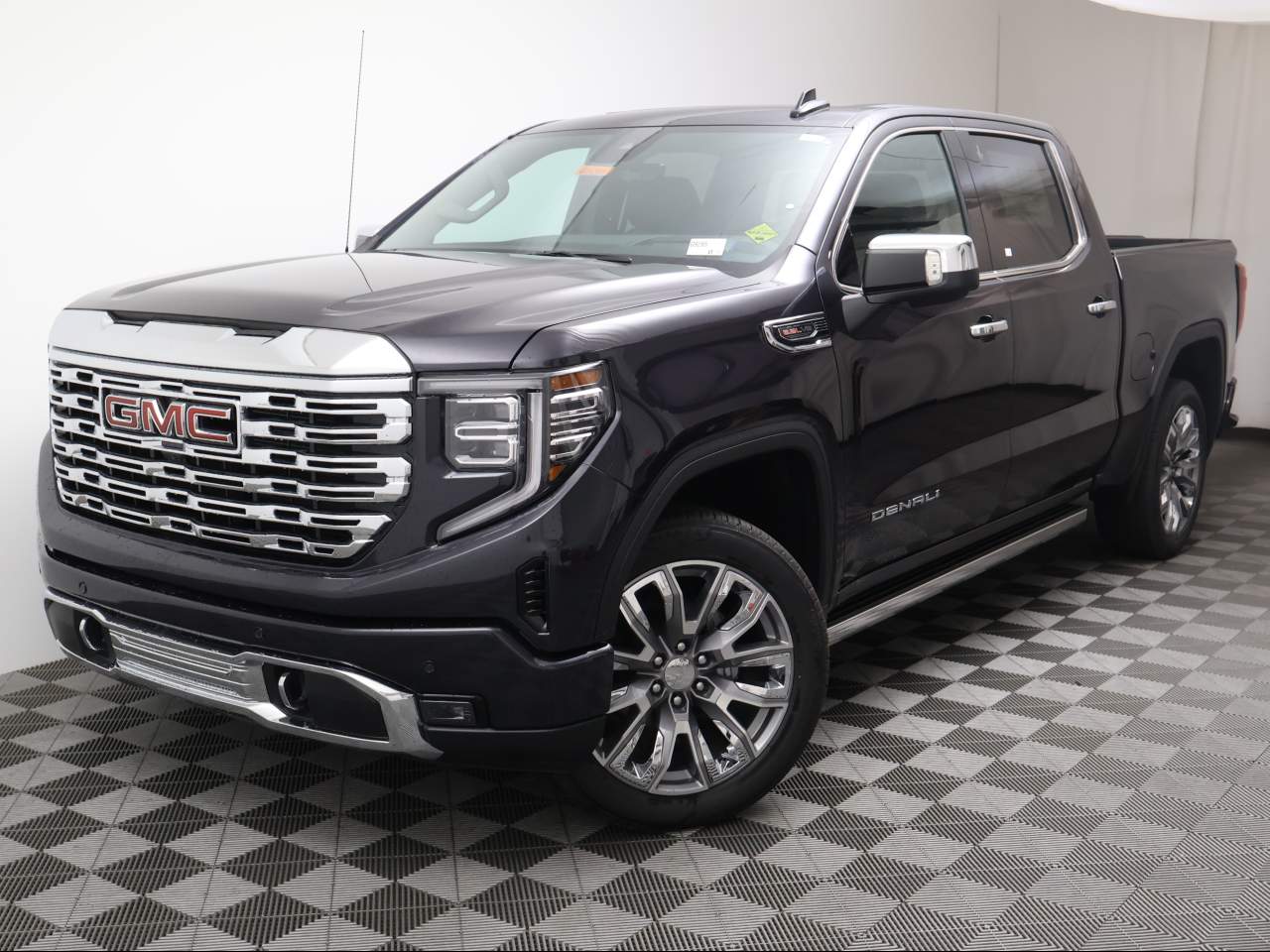 2025 GMC Sierra 1500 Crew Cab Denali 4WD