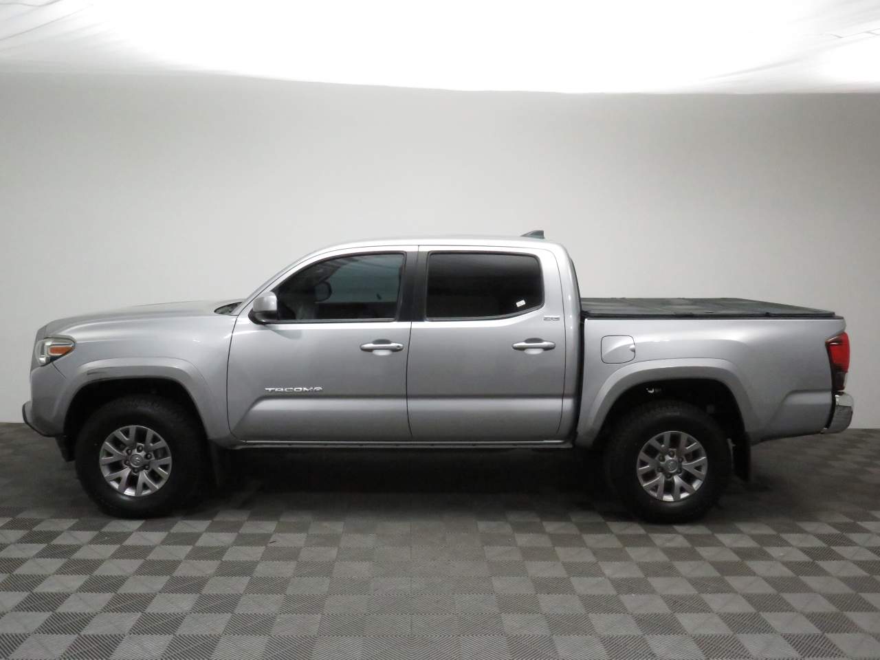 2018 Toyota Tacoma SR5 V6 Crew Cab