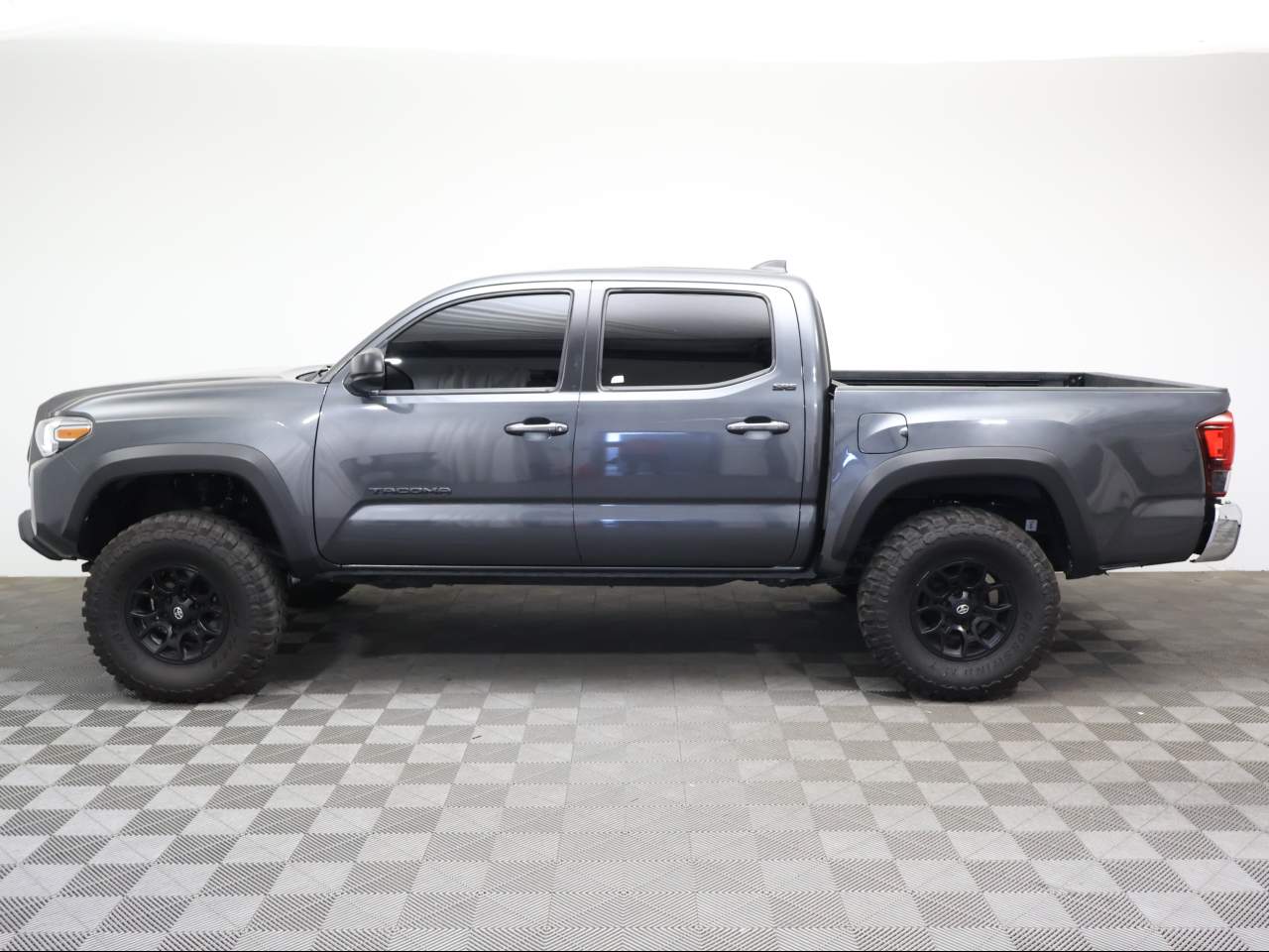 2023 Toyota Tacoma SR5 V6 Crew Cab