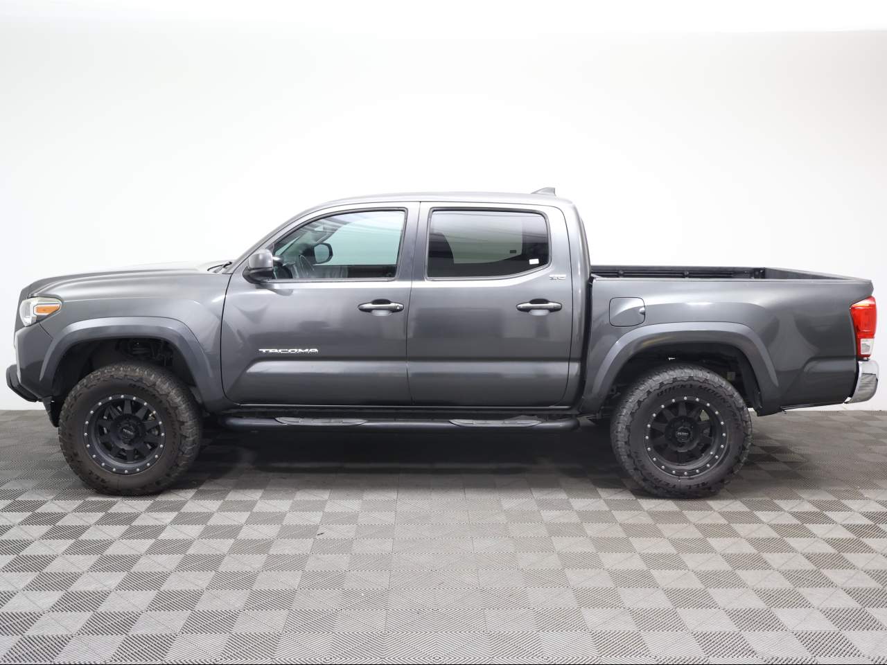 2017 Toyota Tacoma SR5 V6 Crew Cab