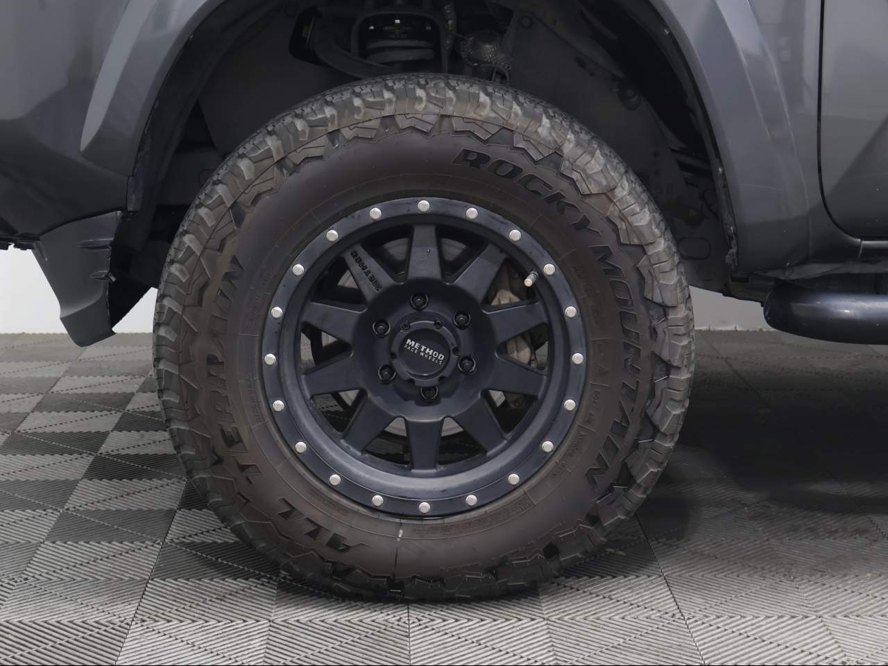 2017 Toyota Tacoma SR5 V6 Crew Cab