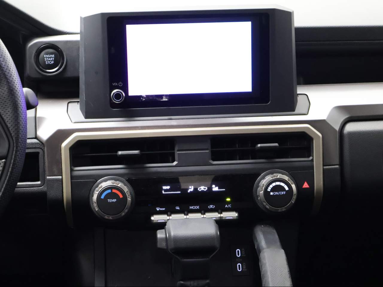 2025 Toyota Tacoma SR5 - Photo 13