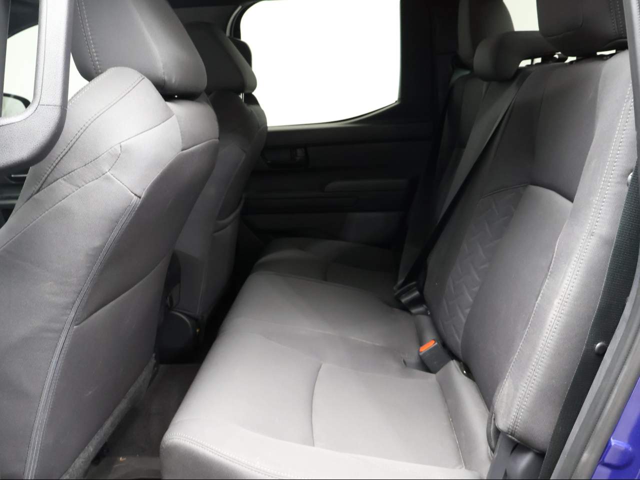 2025 Toyota Tacoma SR5 - Photo 9