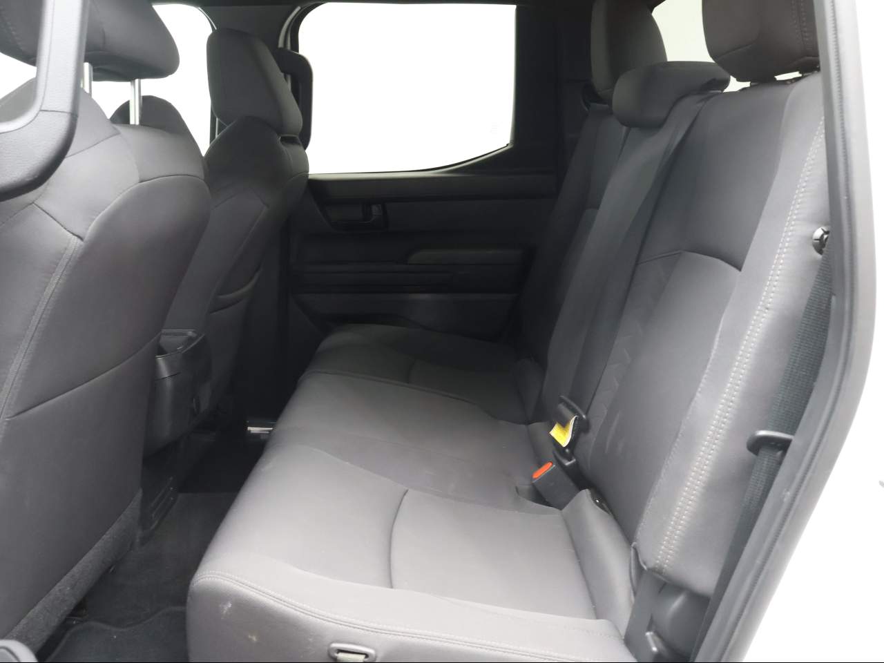 2025 Toyota Tacoma SR5 - Photo 9