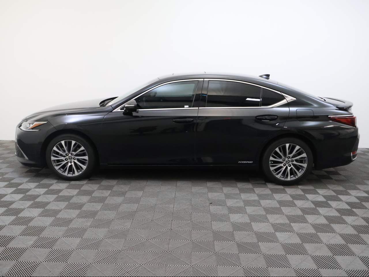 2021 Lexus ES 300h  
