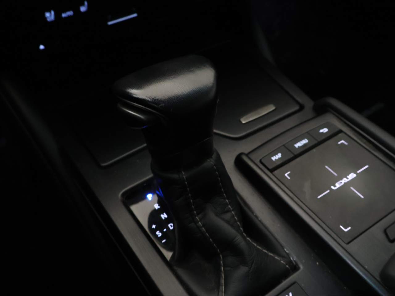 2021 Lexus ES 300h  