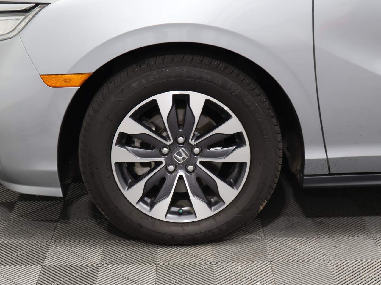 2024 Honda Odyssey EX-L - Photo 6