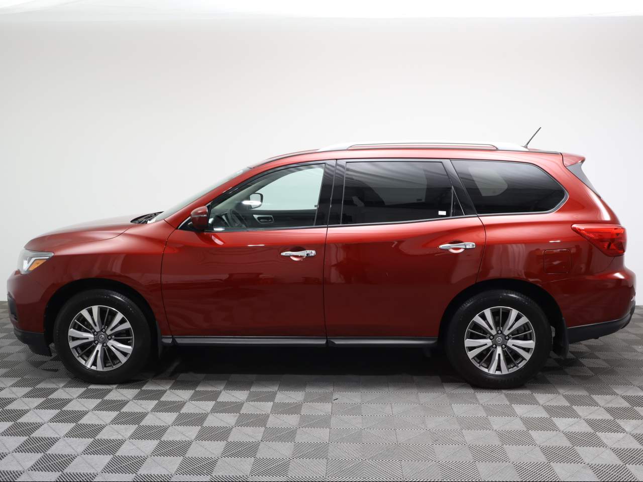 2018 Nissan Pathfinder S