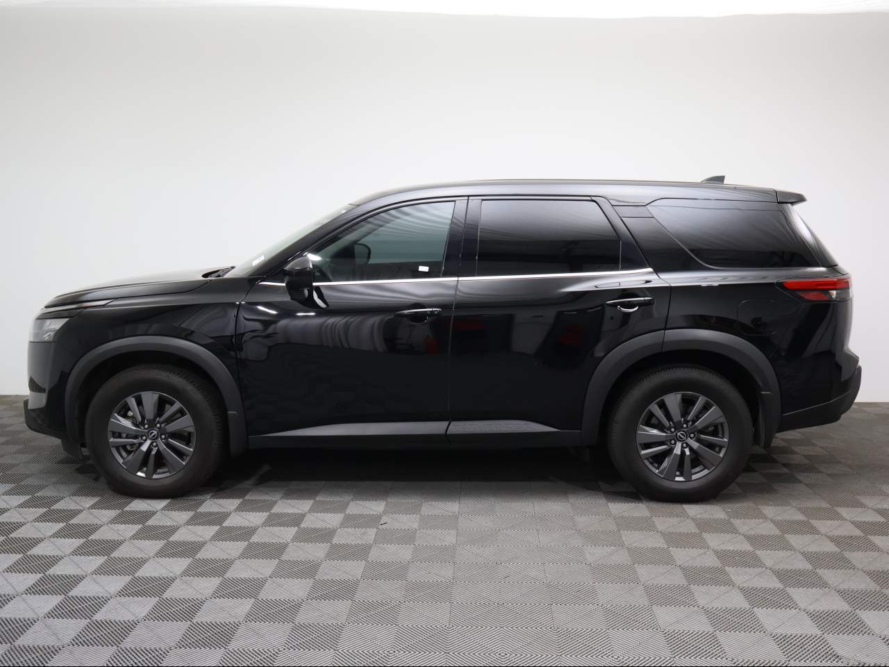 2024 Nissan Pathfinder S