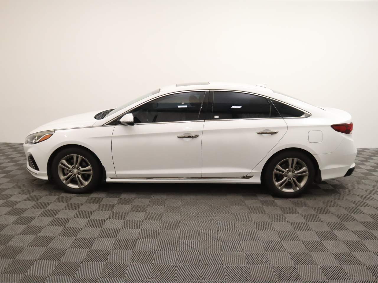 Used 2019 Hyundai Sonata Sport with VIN 5NPE34AF1KH795296 for sale in Yuma, AZ