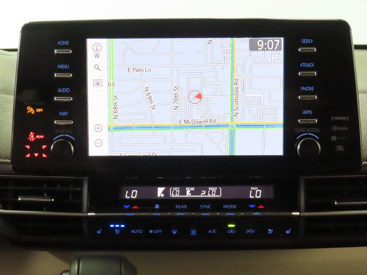 2023 Toyota Sienna Platinum - Photo 13