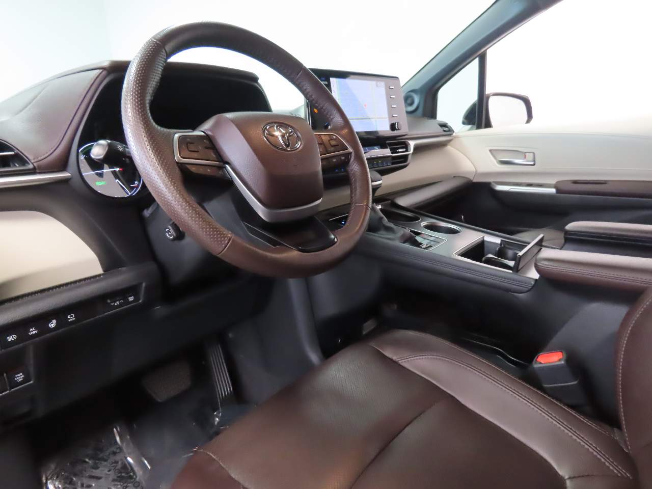 2023 Toyota Sienna Platinum - Photo 9