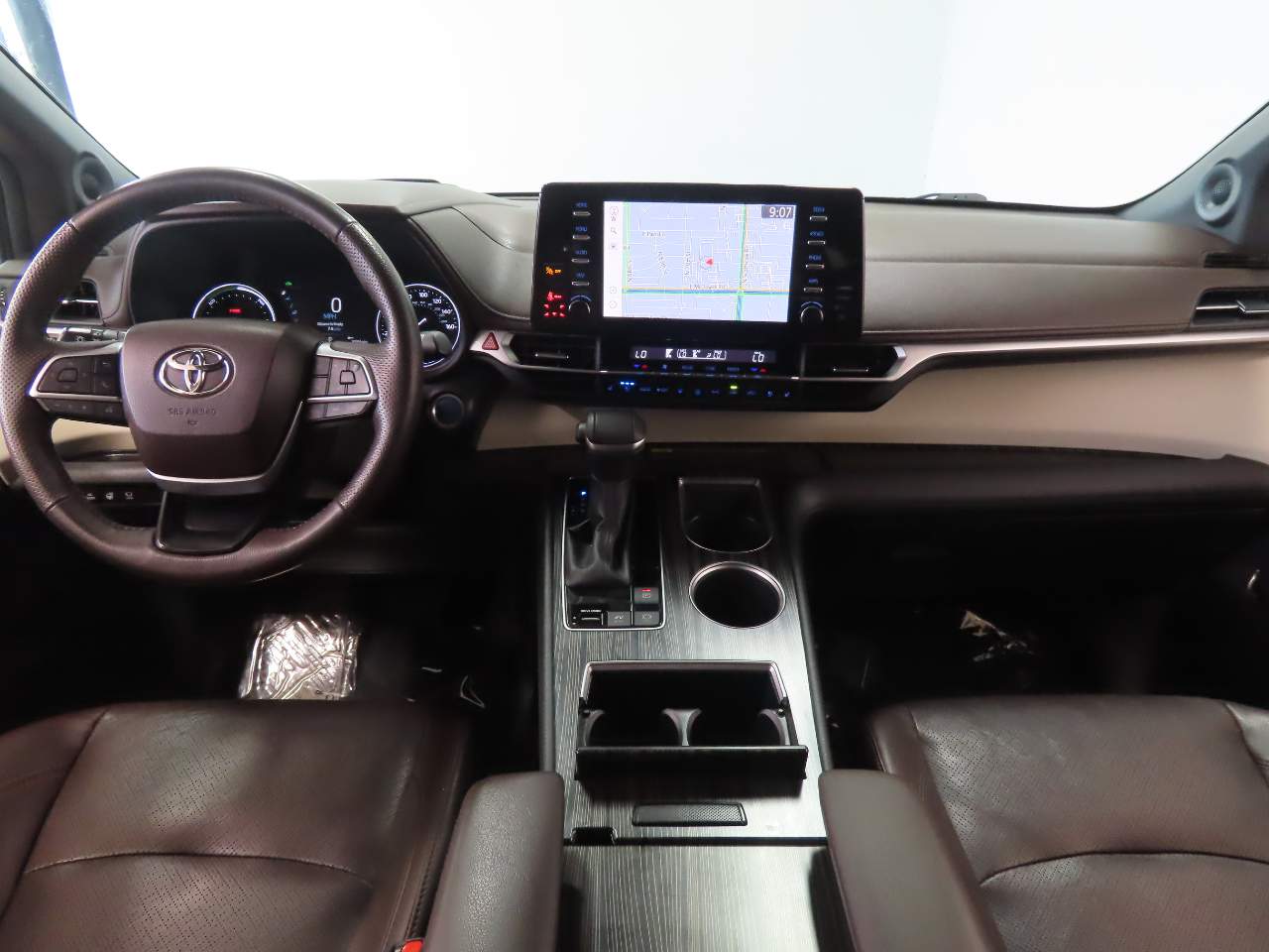 2023 Toyota Sienna Platinum - Photo 15