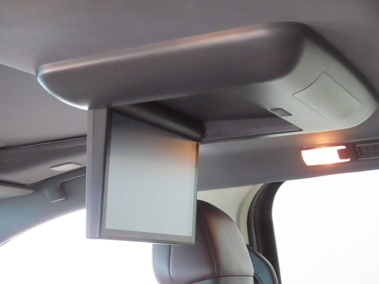 2023 Toyota Sienna Platinum - Photo 17