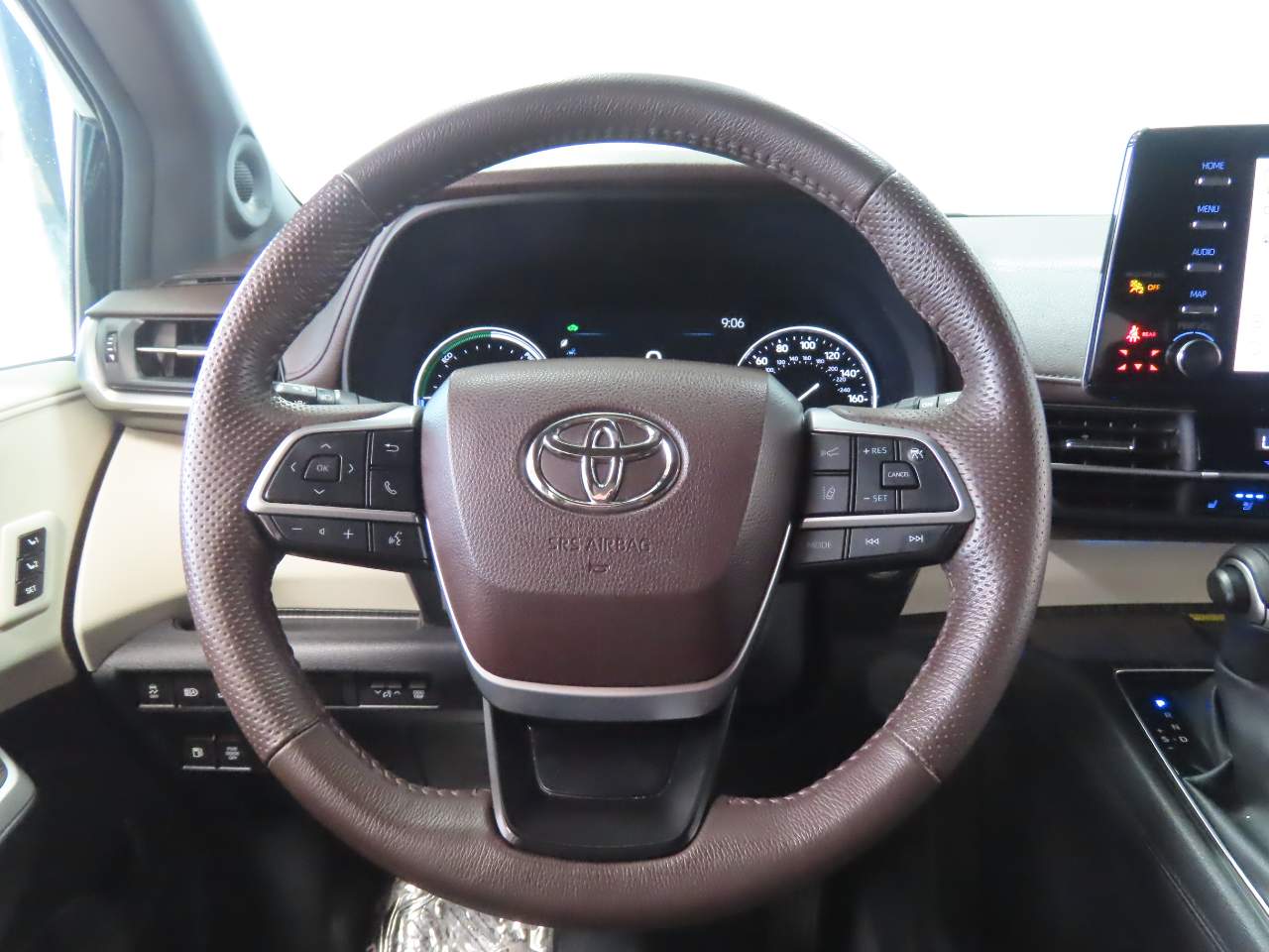 2023 Toyota Sienna Platinum - Photo 10