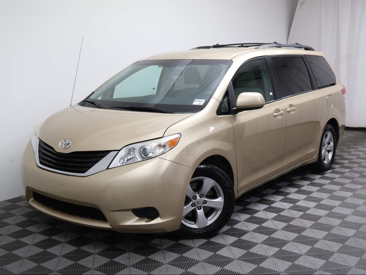 2012 Toyota Sienna LE 8-Passenger