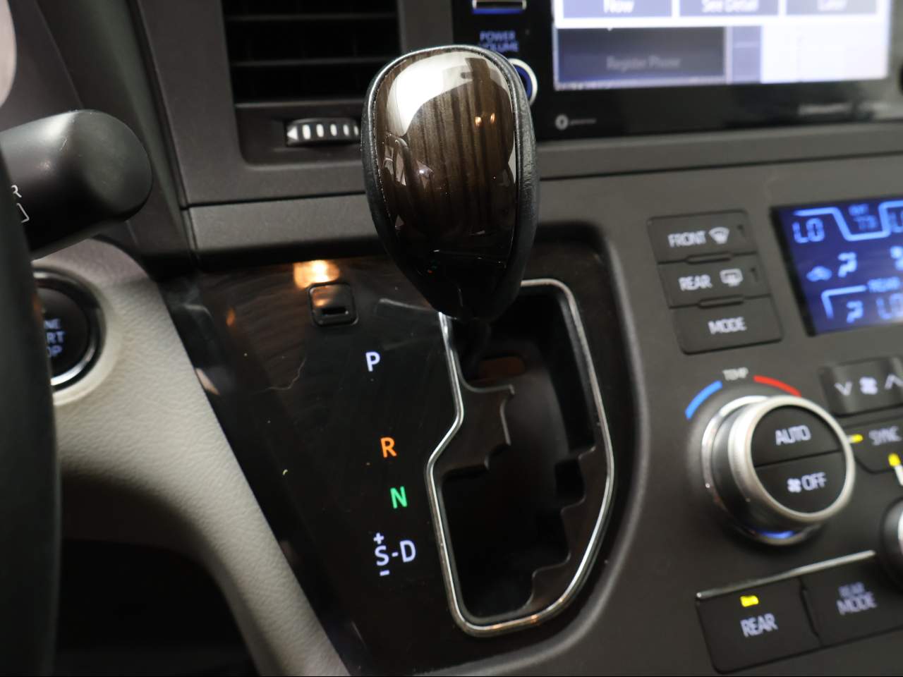 2020 Toyota Sienna XLE 8-Passenger