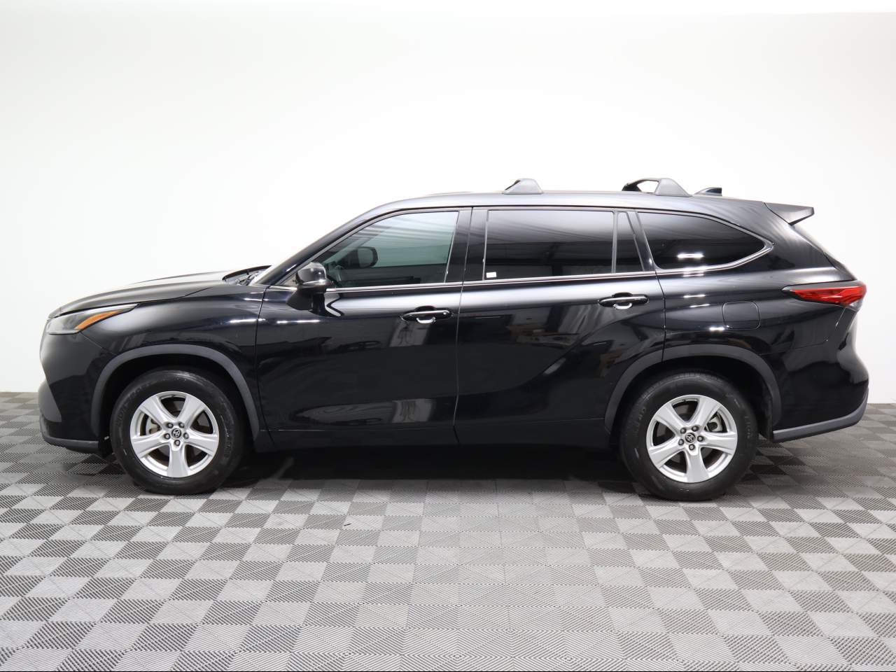 2021 Toyota Highlander LE