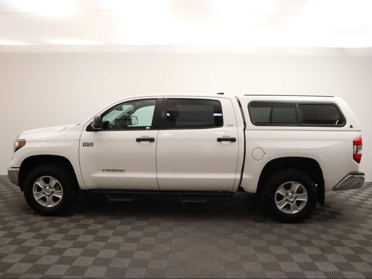 Used 2020 Toyota Tundra SR5 with VIN 5TFEY5F12LX262125 for sale in Yuma, AZ