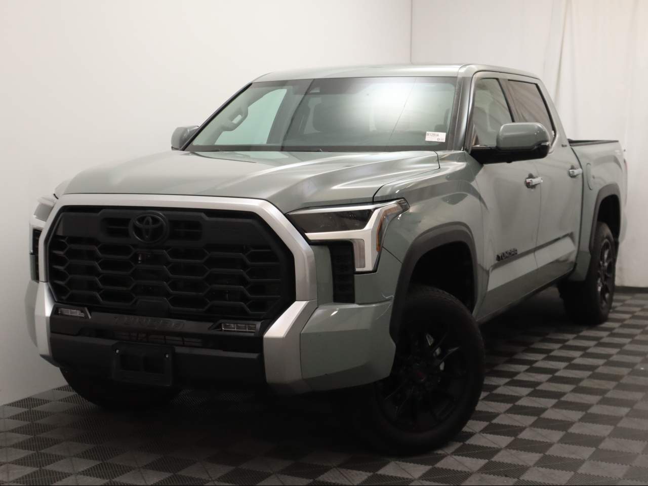 2023 Toyota Tundra Limited Crew Cab