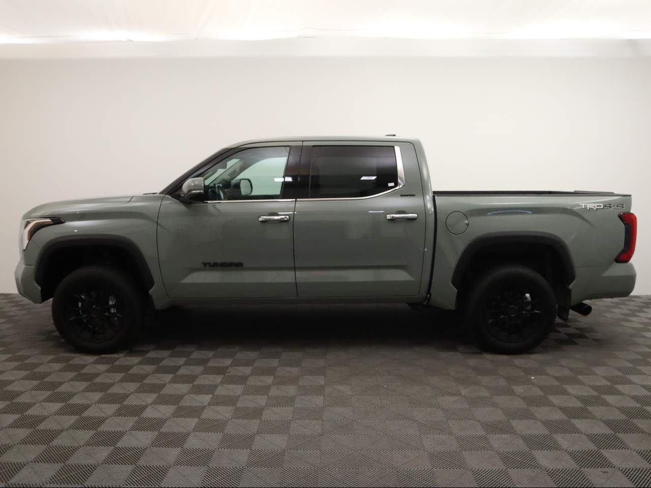 2023 Toyota Tundra Limited Crew Cab