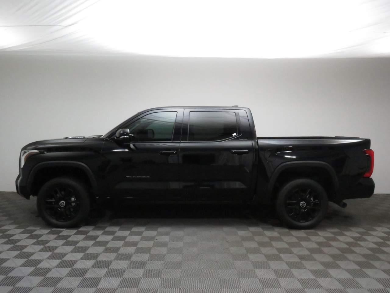 2024 Toyota Tundra Limited HV Crew Cab