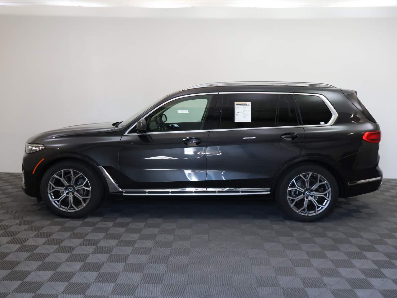 Used 2022 BMW X7 40i with VIN 5UXCW2C02N9L81161 for sale in Yuma, AZ