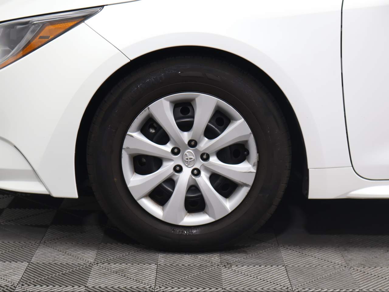 2024 Toyota Corolla LE - Photo 6
