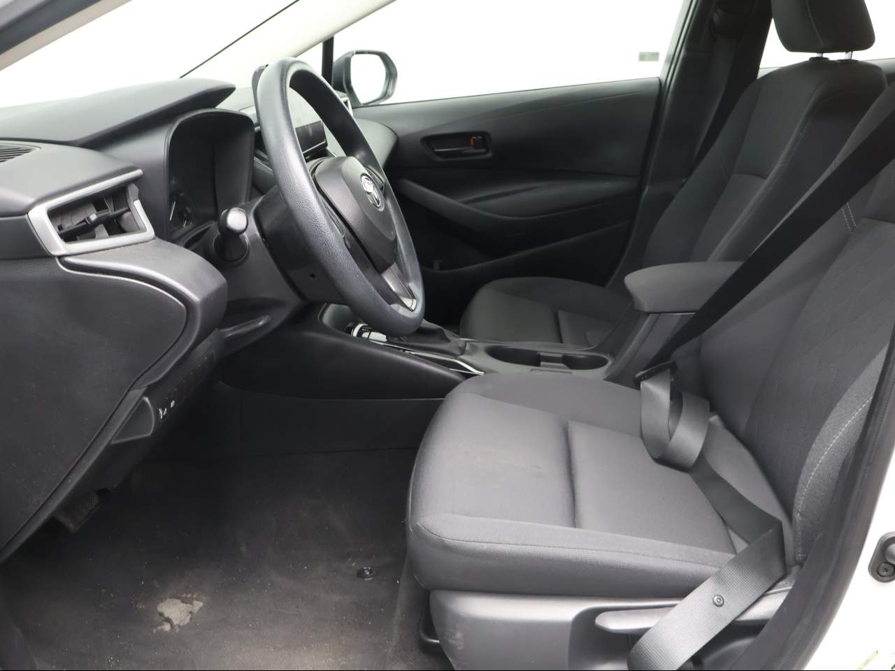 2024 Toyota Corolla LE - Photo 8
