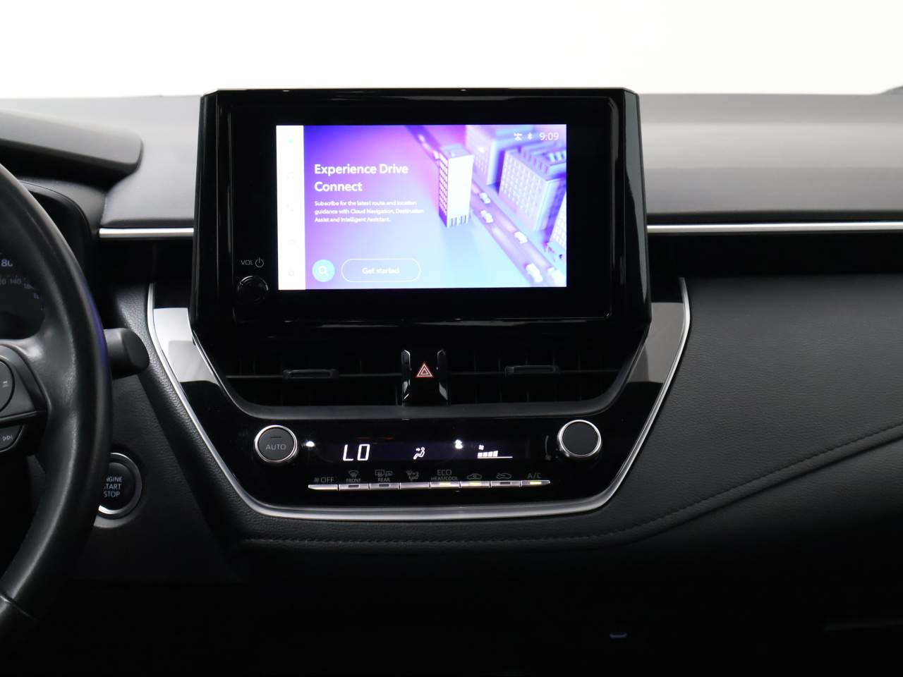 2025 Toyota Corolla SE - Photo 13