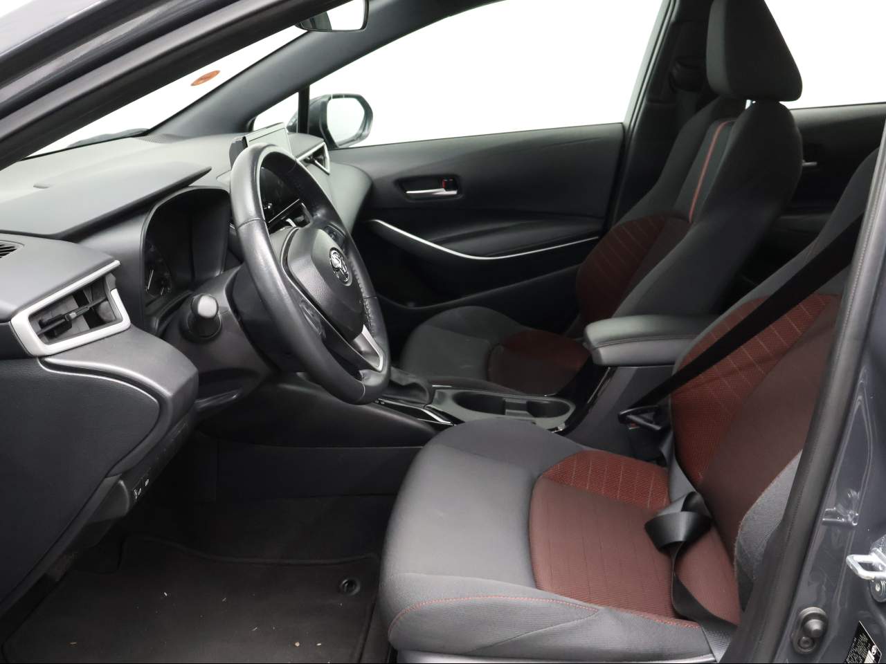 2025 Toyota Corolla SE - Photo 8