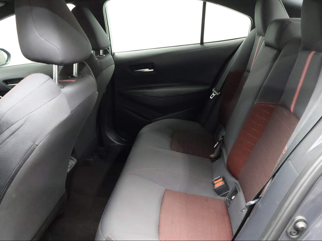 2025 Toyota Corolla SE - Photo 9