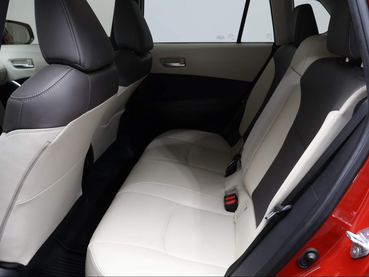 2024 Toyota Corolla Cross XLE - Photo 9