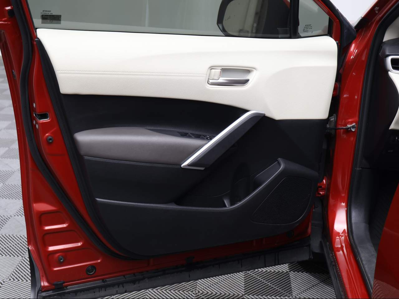 2024 Toyota Corolla Cross XLE - Photo 7