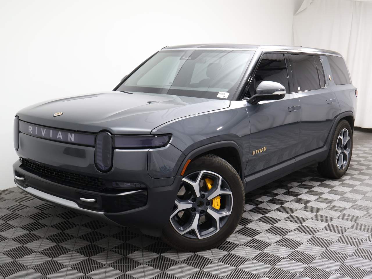 2023 Rivian R1S Adventure