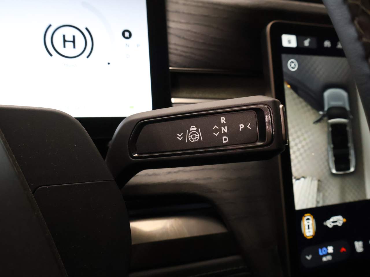 2023 Rivian R1S Adventure